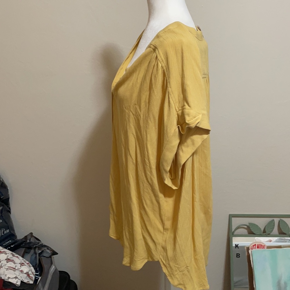 Yellow button down blouse - Picture 3 of 7